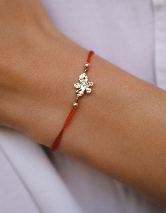 Браслет Флора на красной нити