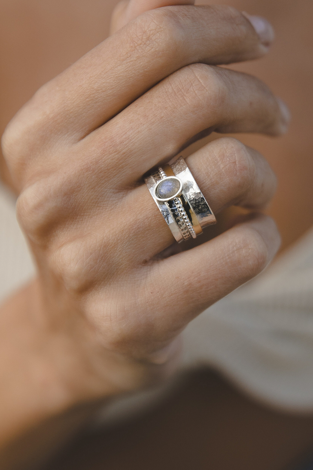 Кольцо-спинер с лабрадоритом