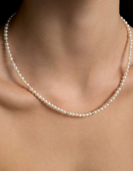 Жемчужная нить с бусинами