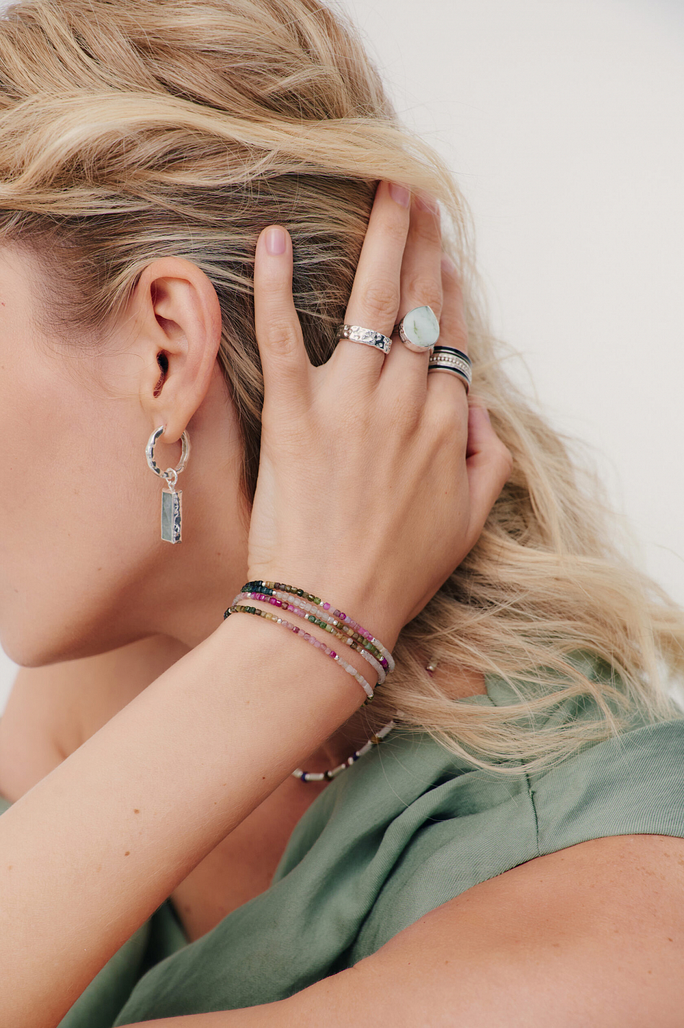 Браслет с бусинами турмалина