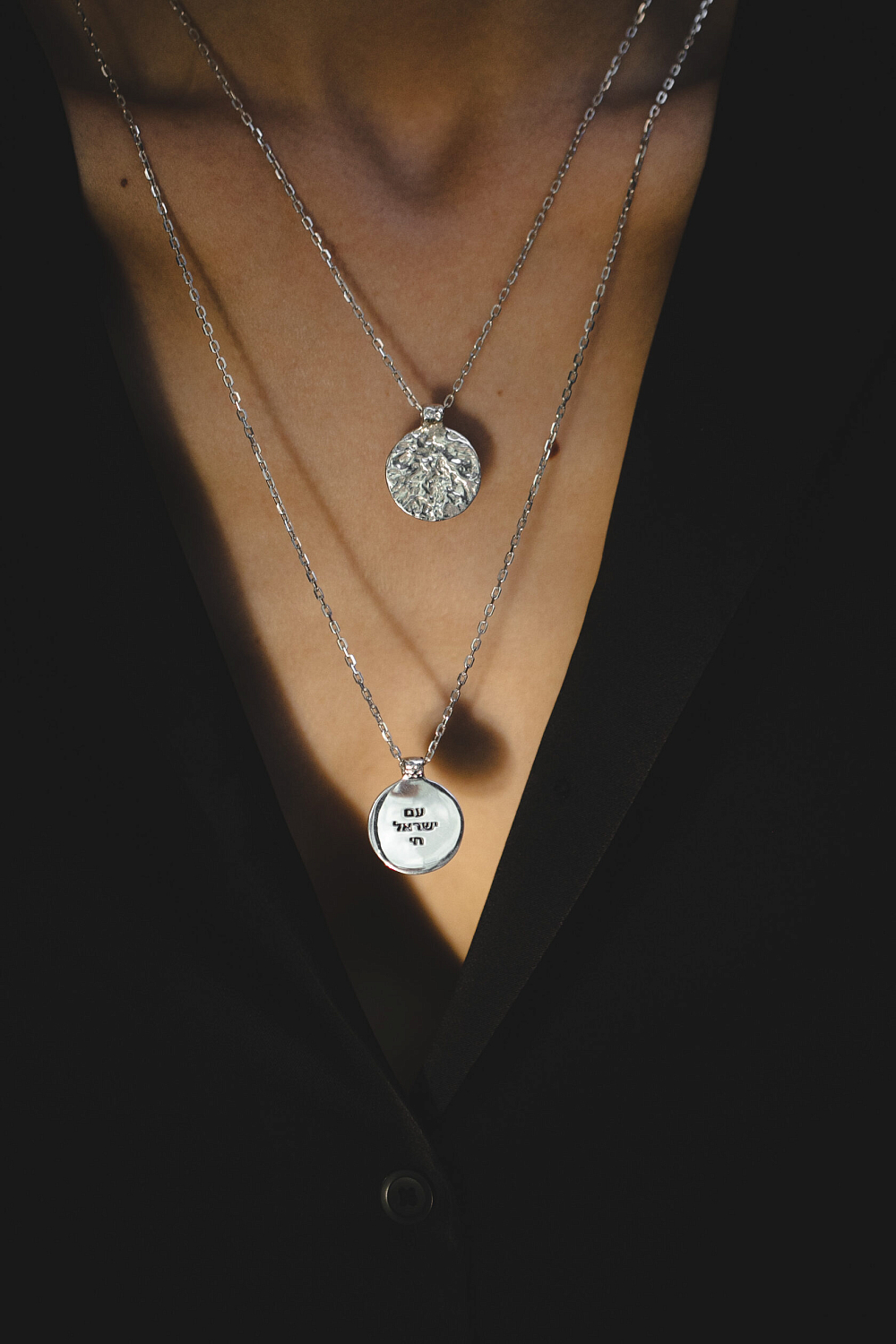 Медальон История