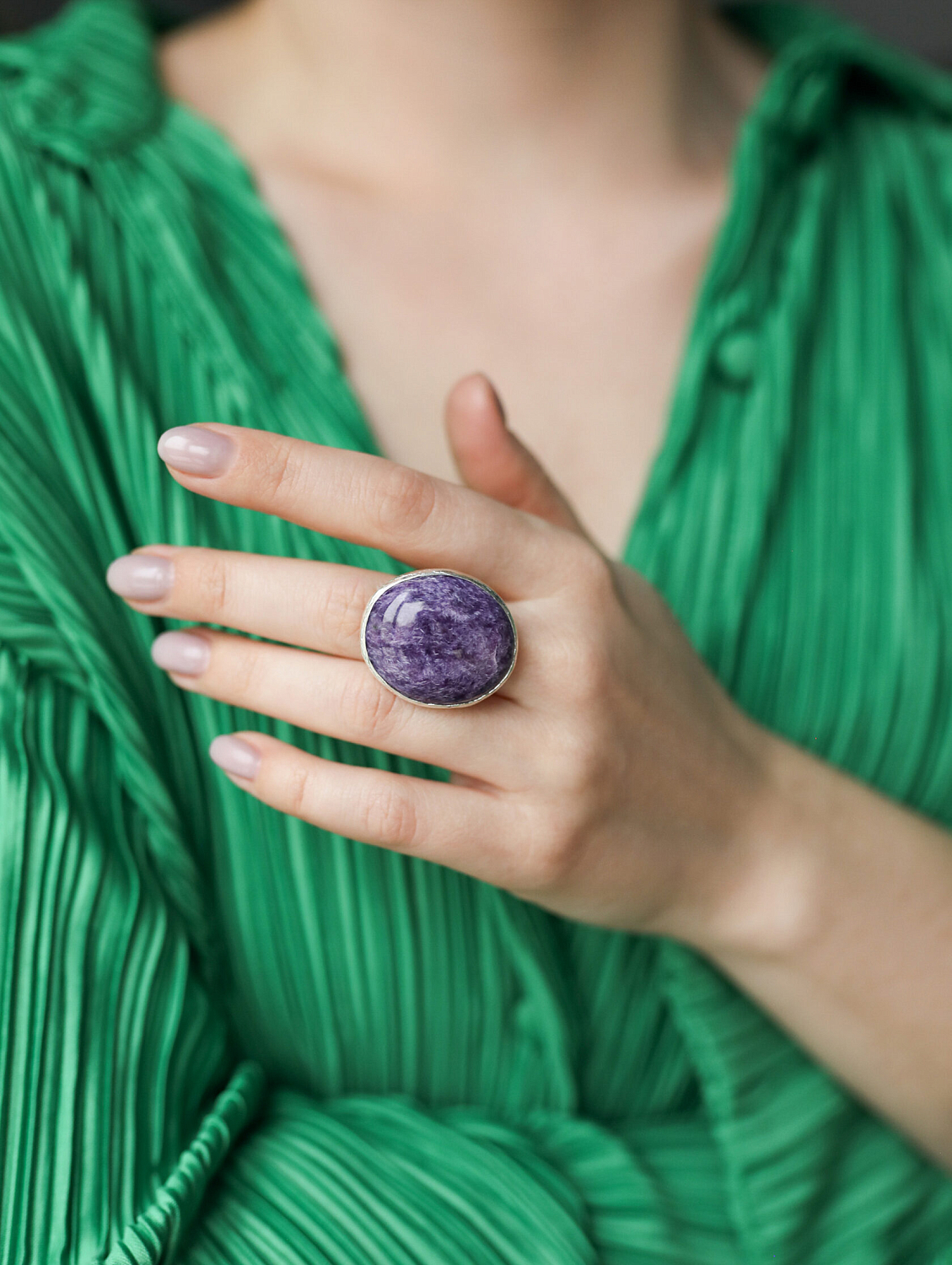 Кольцо с чароитом