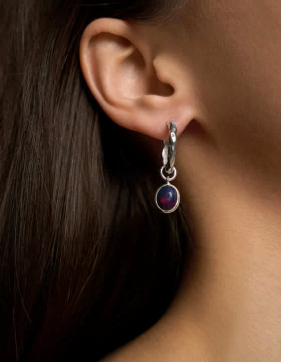 Джемс с эфиопским опалом