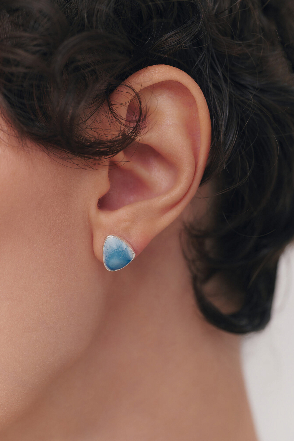 Пусеты с бирюзой треугольные