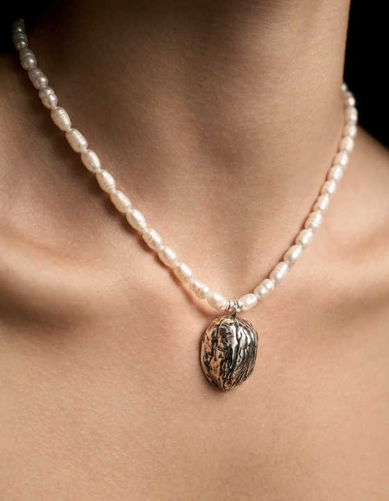 Жемчужная нить Кракатук