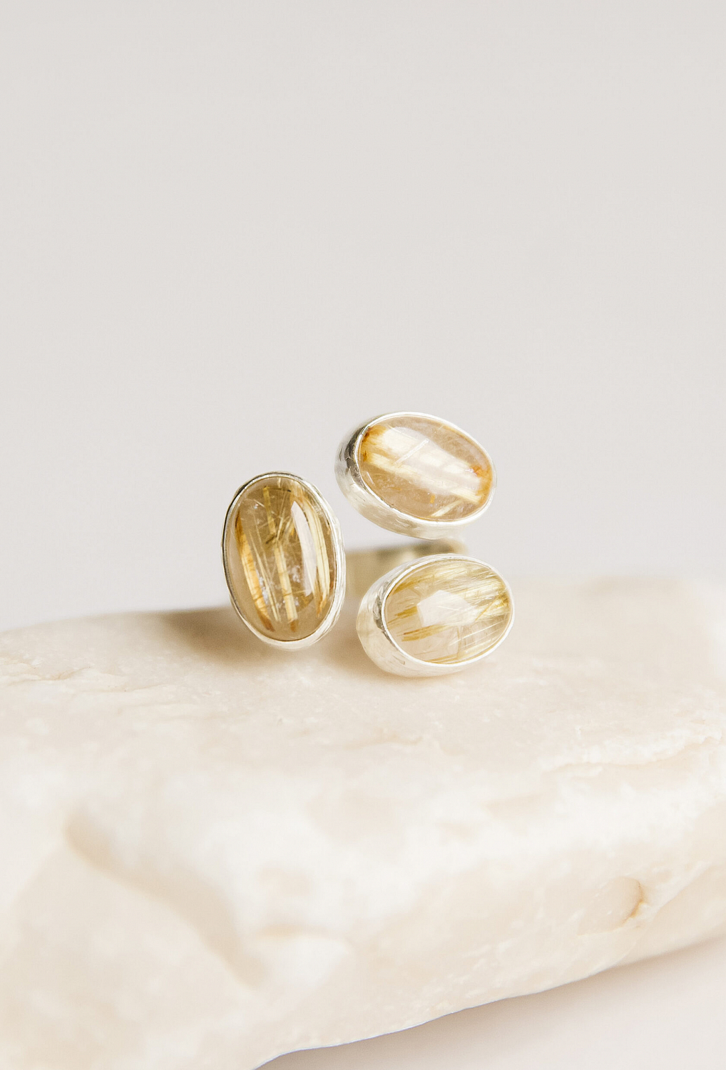 Кольцо с рутиловым кварцем