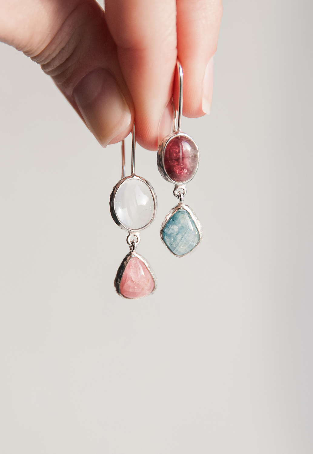 Серьги с гранатом, горным хрусталем, аквамарином и турмалином