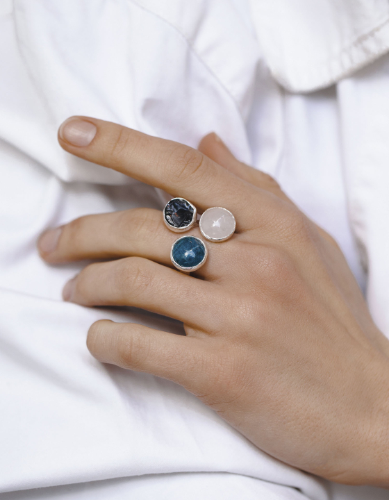 Кольцо с розовым кварцем, апатитом и шпинелью