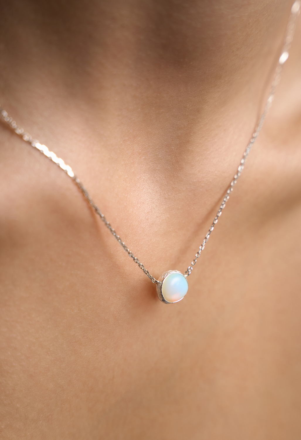 Подвеска с эфиопским опалом