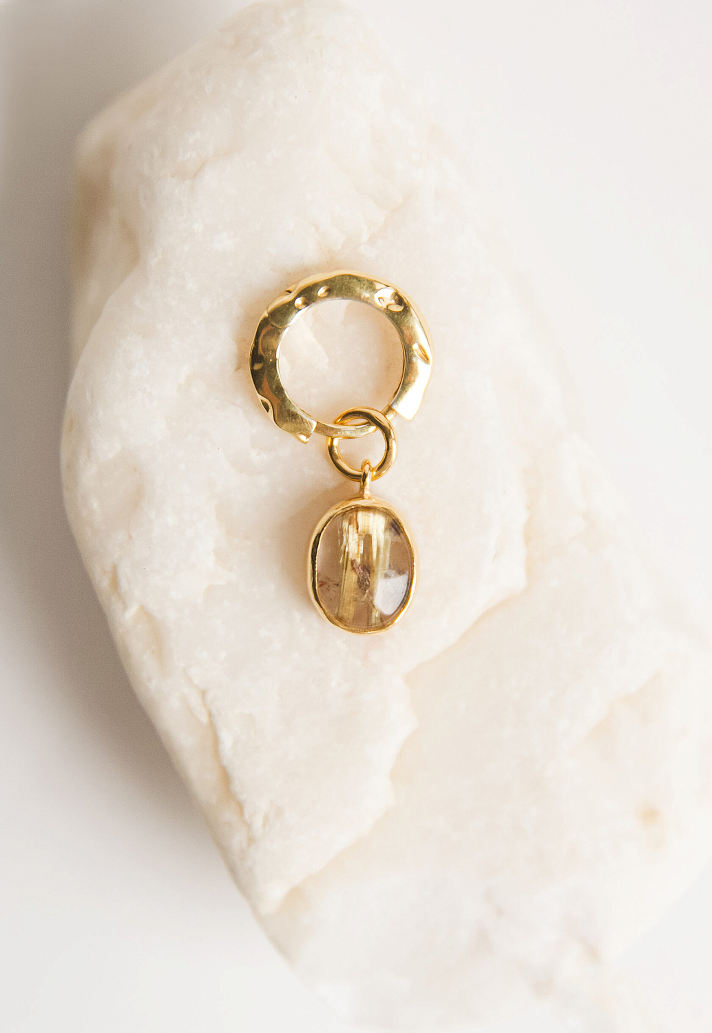 Джемс с рутиловым кварцем