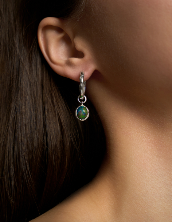 Джемс с эфиопским опалом