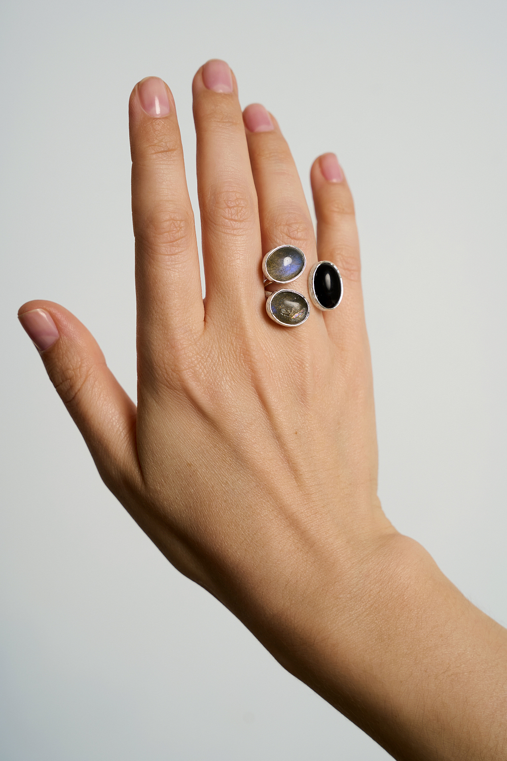 Кольцо с черным агатом и лабрадоритом
