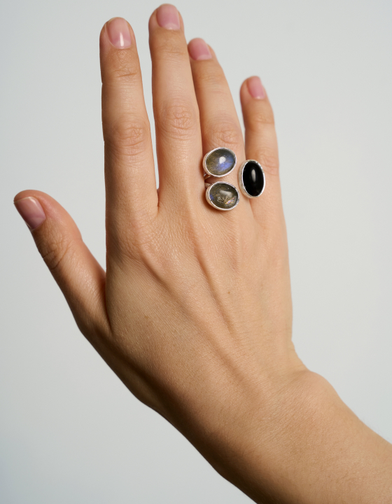 Кольцо с черным агатом и лабрадоритом
