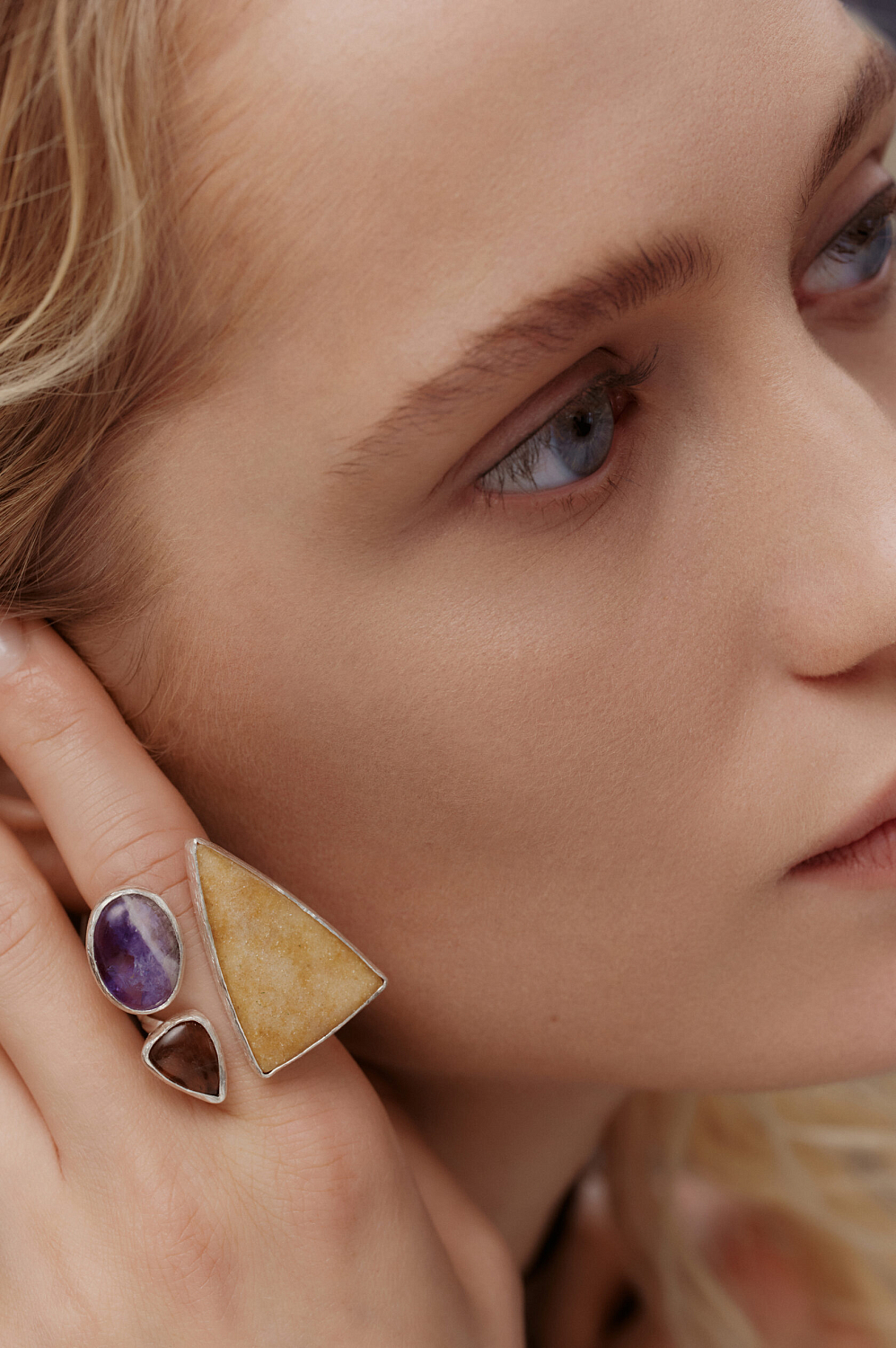 Кольцо с авантюрином, турмалином и аметистом