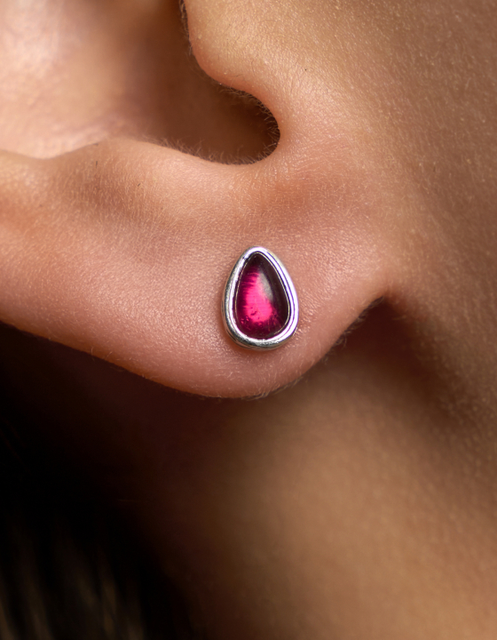 Пусеты с гранатом