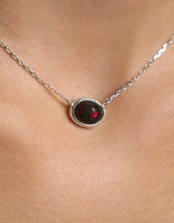 Подвеска с эфиопским опалом