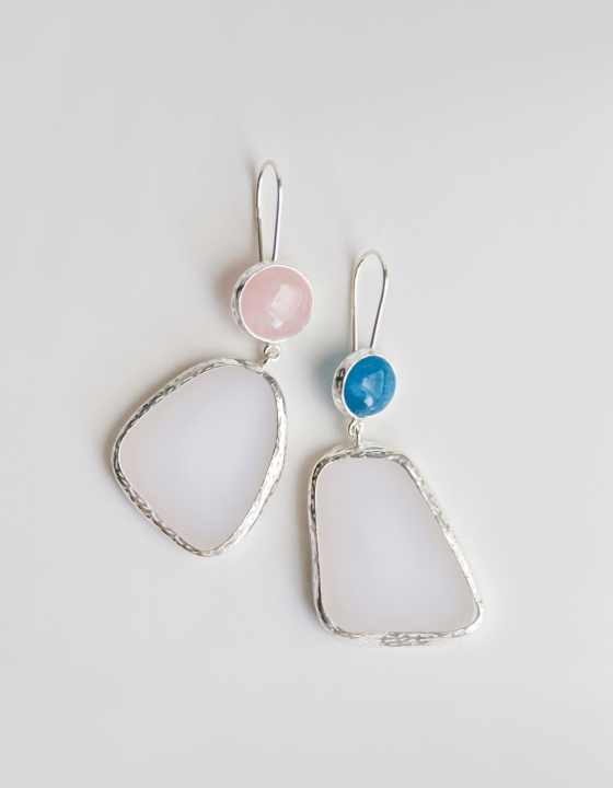 Серьги с розовым кварцем, апатитом и кахолонгом