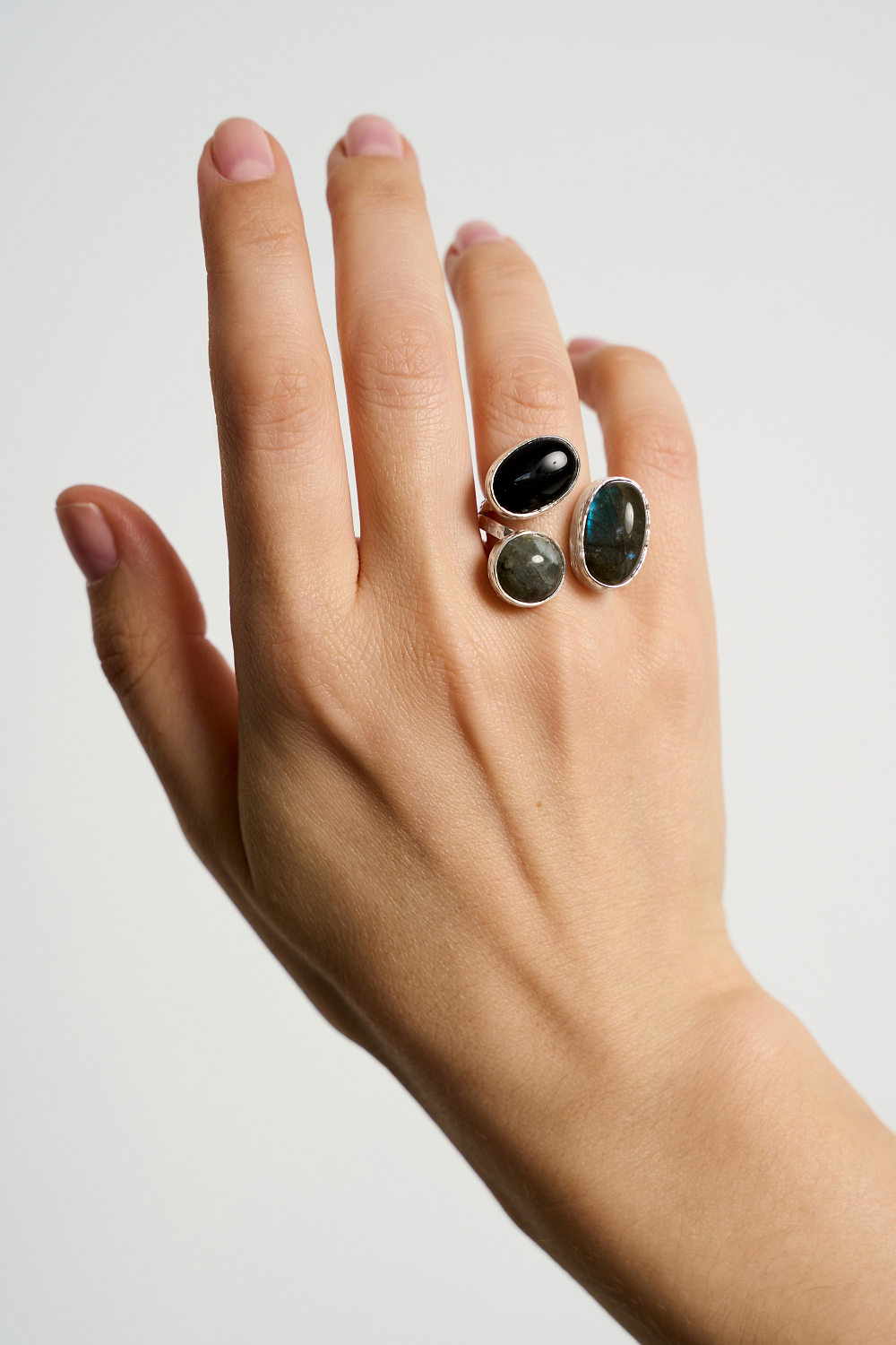 Кольцо с спектролитом, лабрадоритом и черным агатом