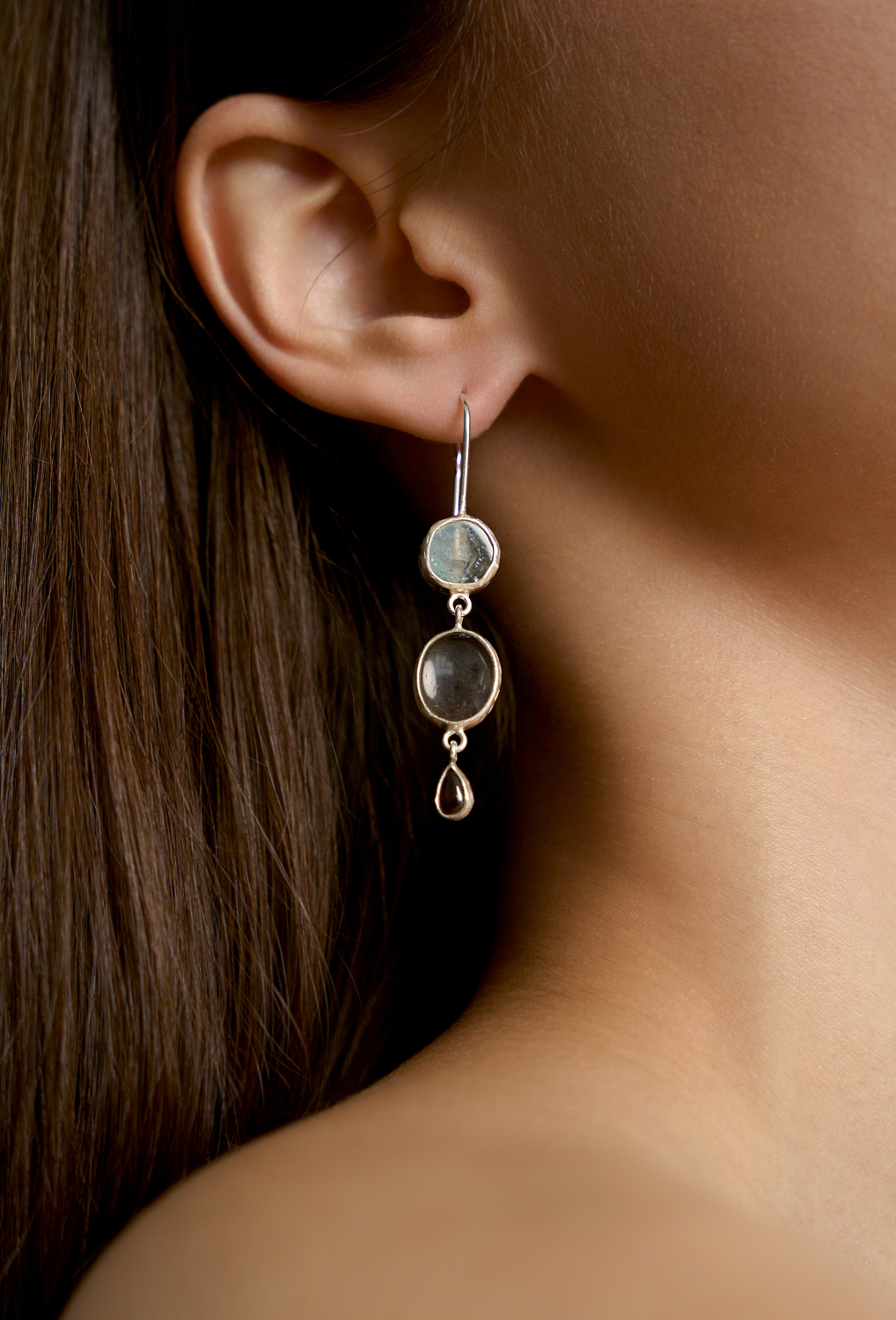 Серьги с аквамарином, горным хрусталем и гранатом