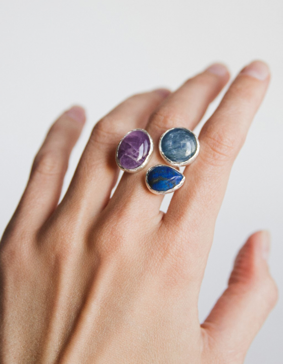 Кольцо с аметистом, кианитом и лазуритом