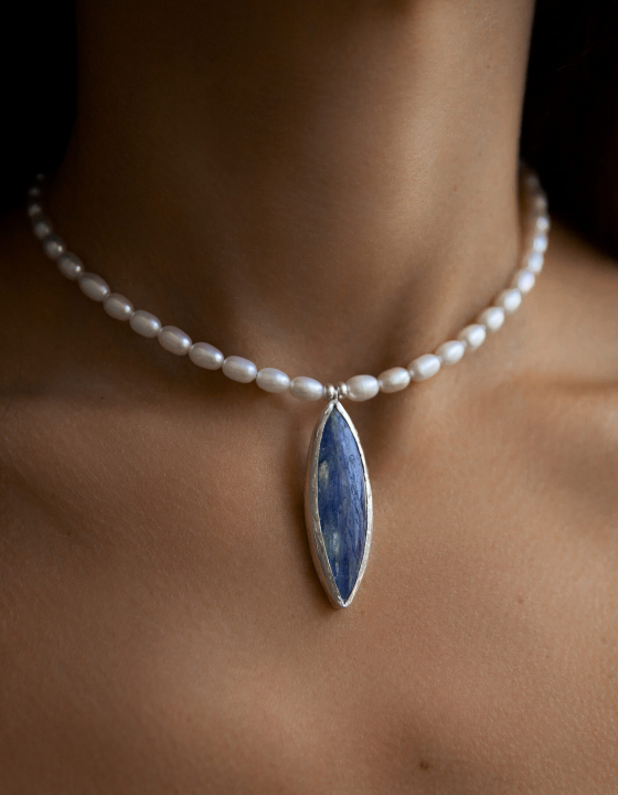 Чокер с кианитом