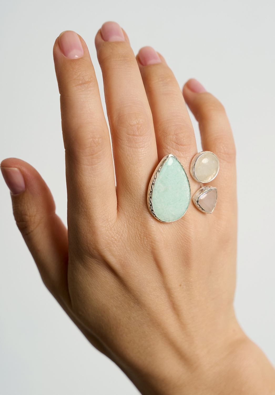 Кольцо с амазонитом, горным хрусталем и розовым кварцем