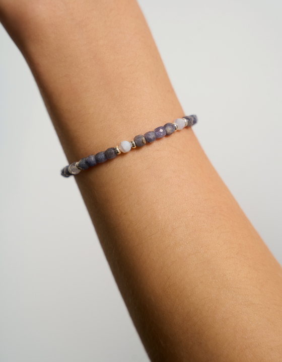 Браслет с бусинами