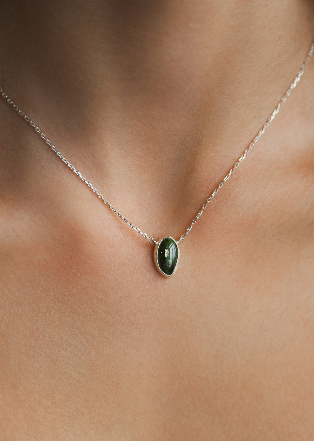 Подвеска с хромдиопсидом