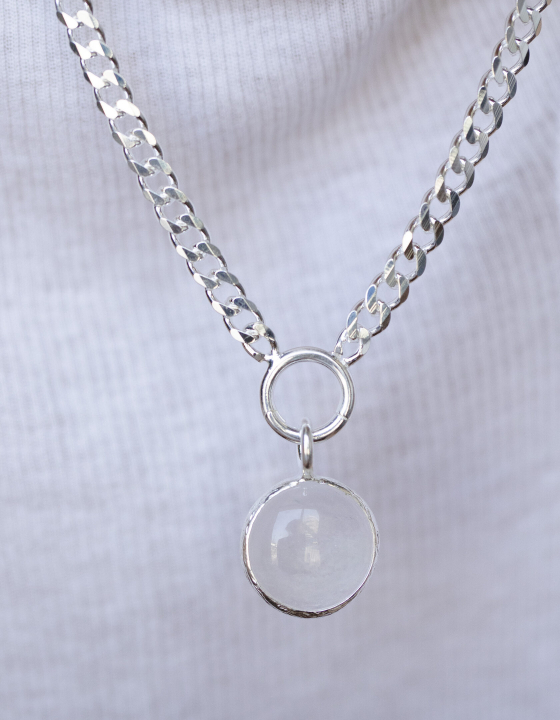 Медальон Хайли