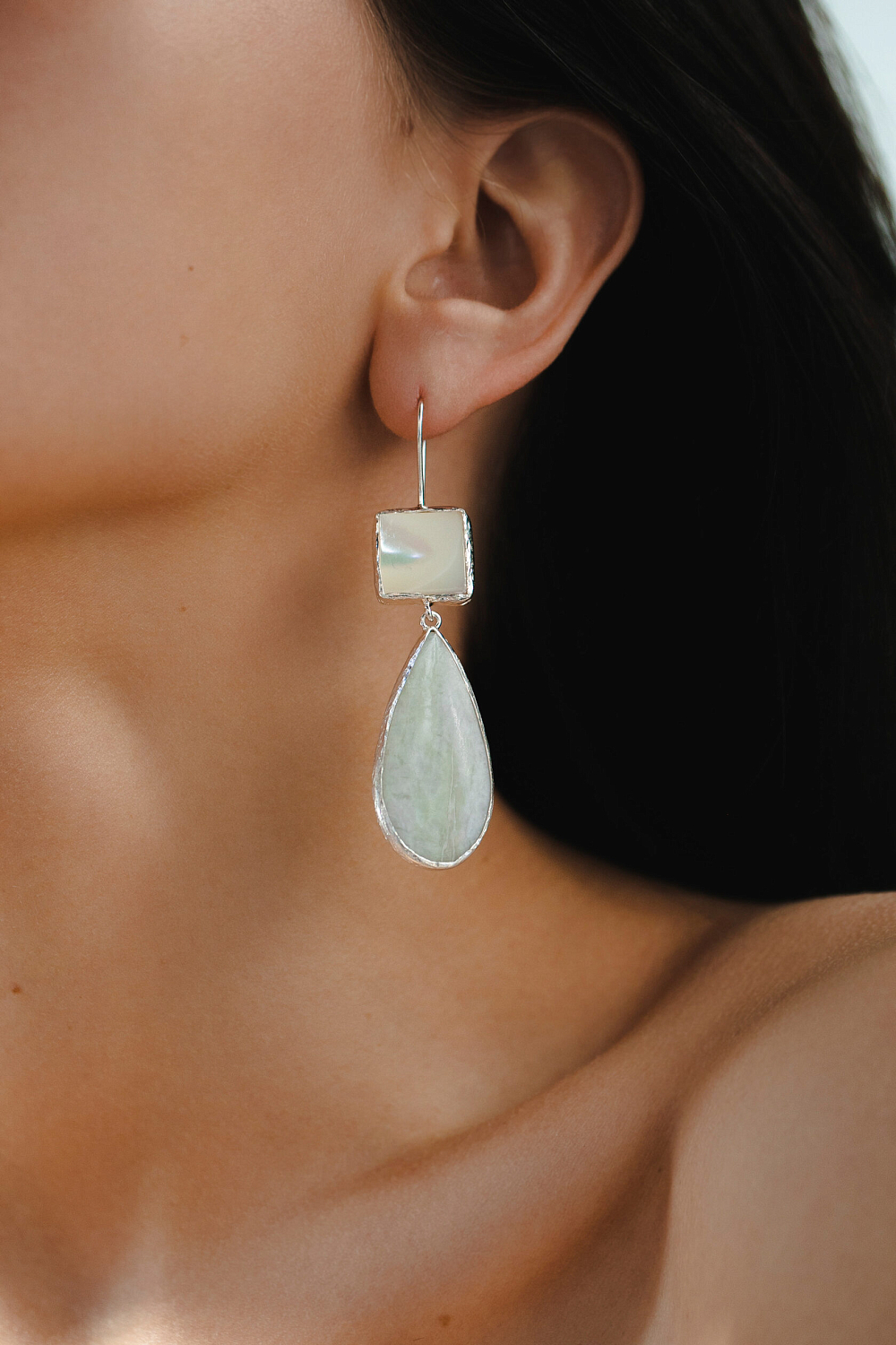 Серьги с перламутром и хризопразом