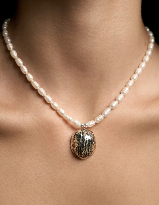 Жемчужная нить Кракатук