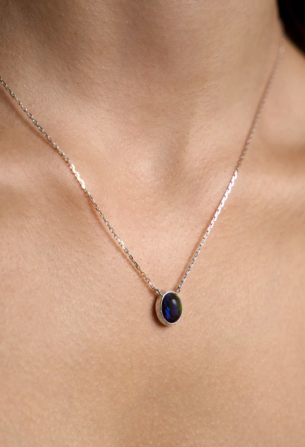 Подвеска с эфиопским опалом