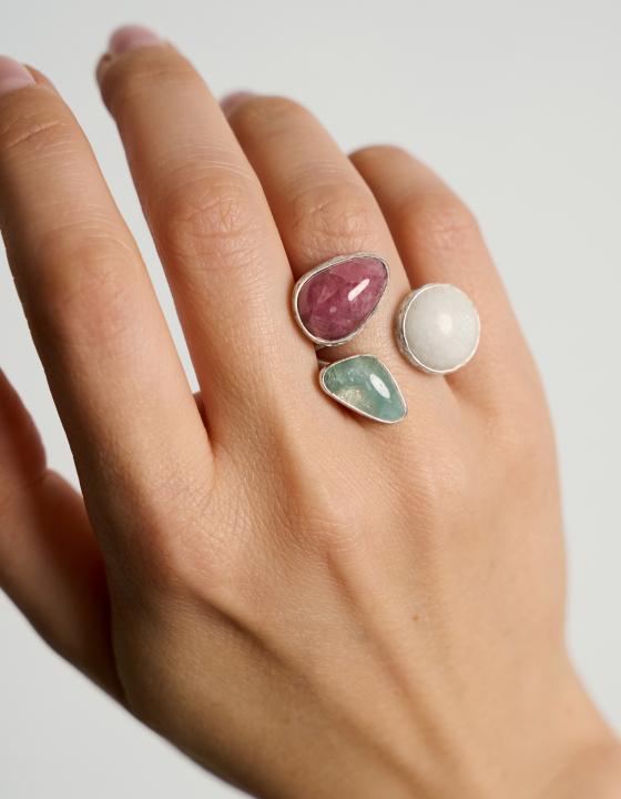 Кольцо с беломоритом, турмалином и аквамарином