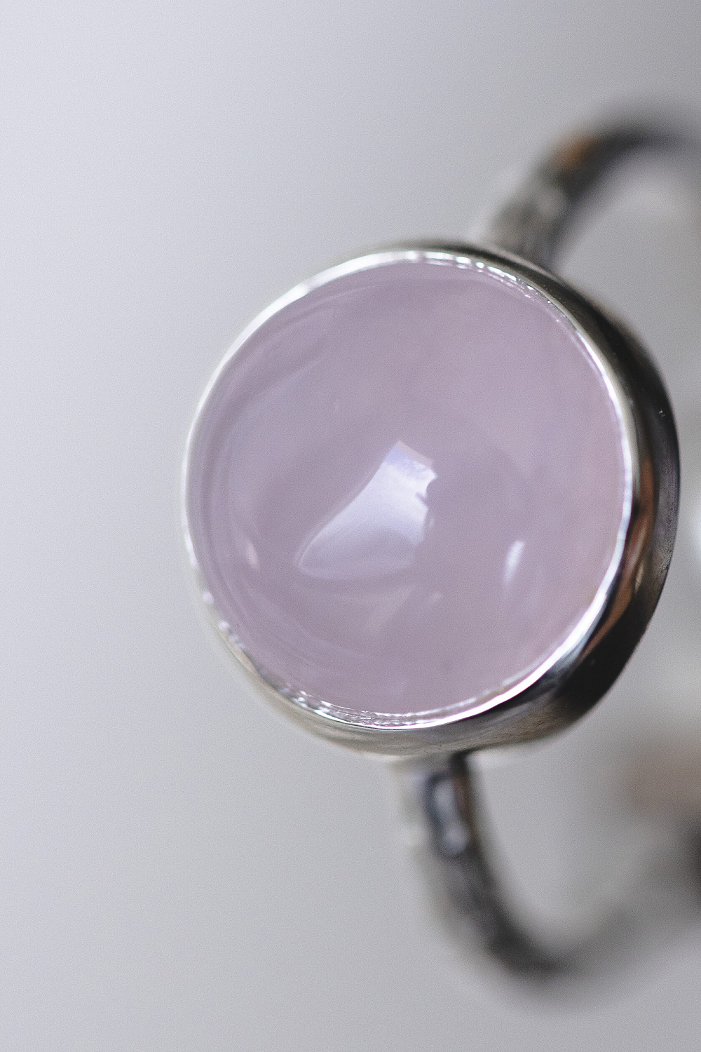 Кольцо с розовым кварцем