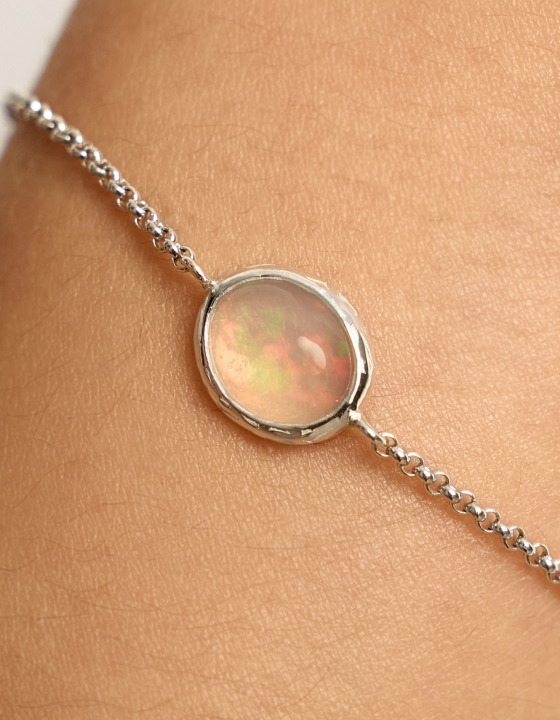 Браслет с эфиопским опалом