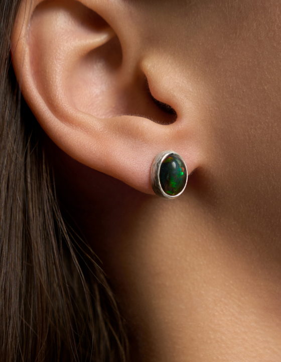 Пусеты с эфиопским опалом